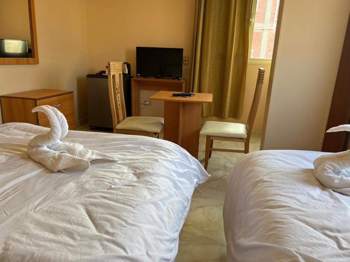 Grand Pyramids View Hotel Каир Экстерьер фото